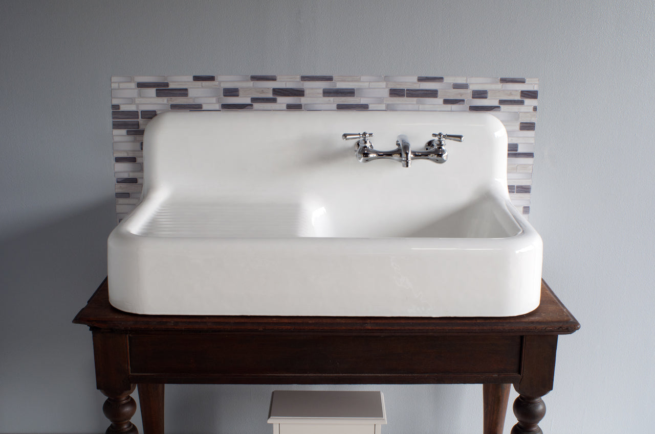 The Whitney Farmhouse Sink with Backsplash
