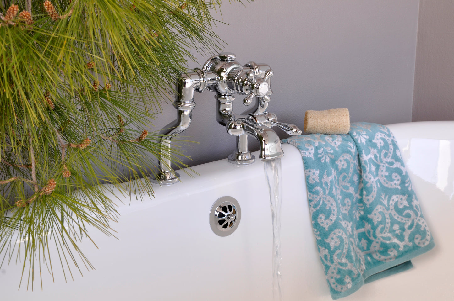 Thermostatic Deck Mount Tub Faucet with Adjustable centers