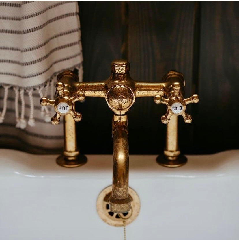 Lacquered vs. Unlacquered Brass: Which Finish Fits Your Vision?