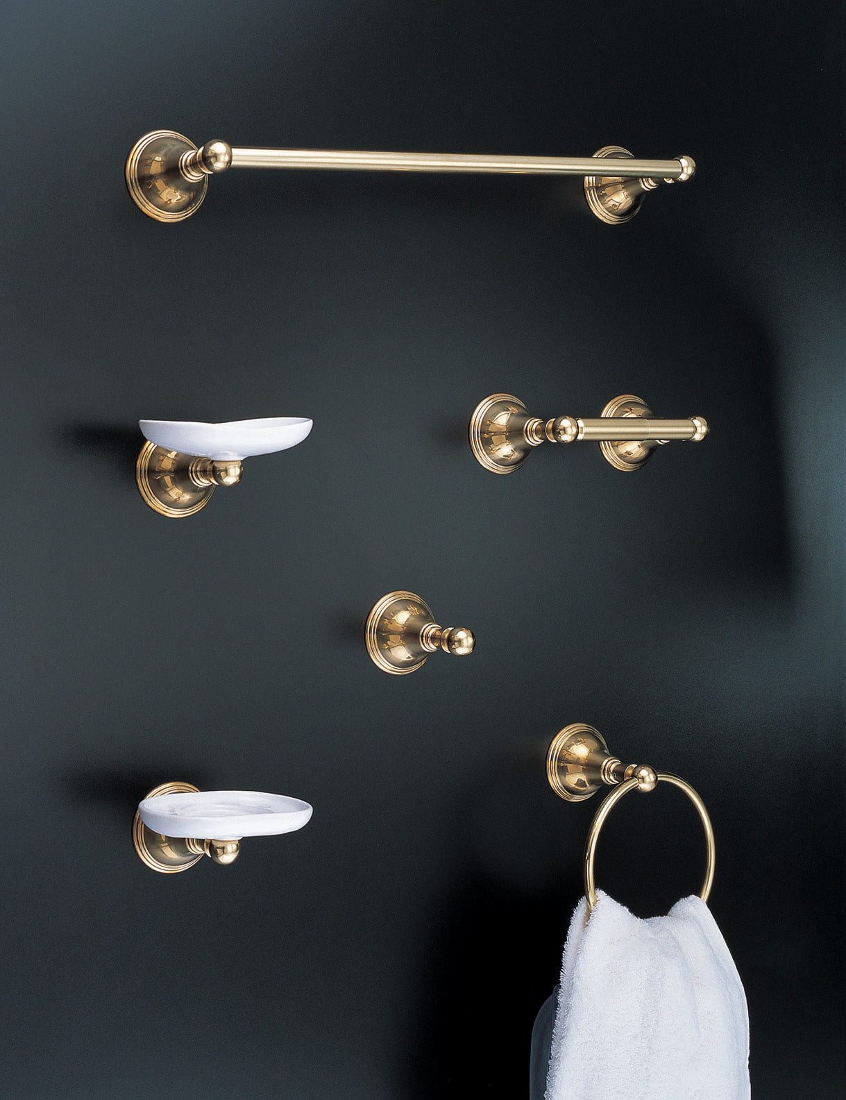 St. Lawrence Traditional Style Wall Mount Towel Bar 18'', Solid Brass and Brackets P0607 | Strom Living - Bathroom Accessories