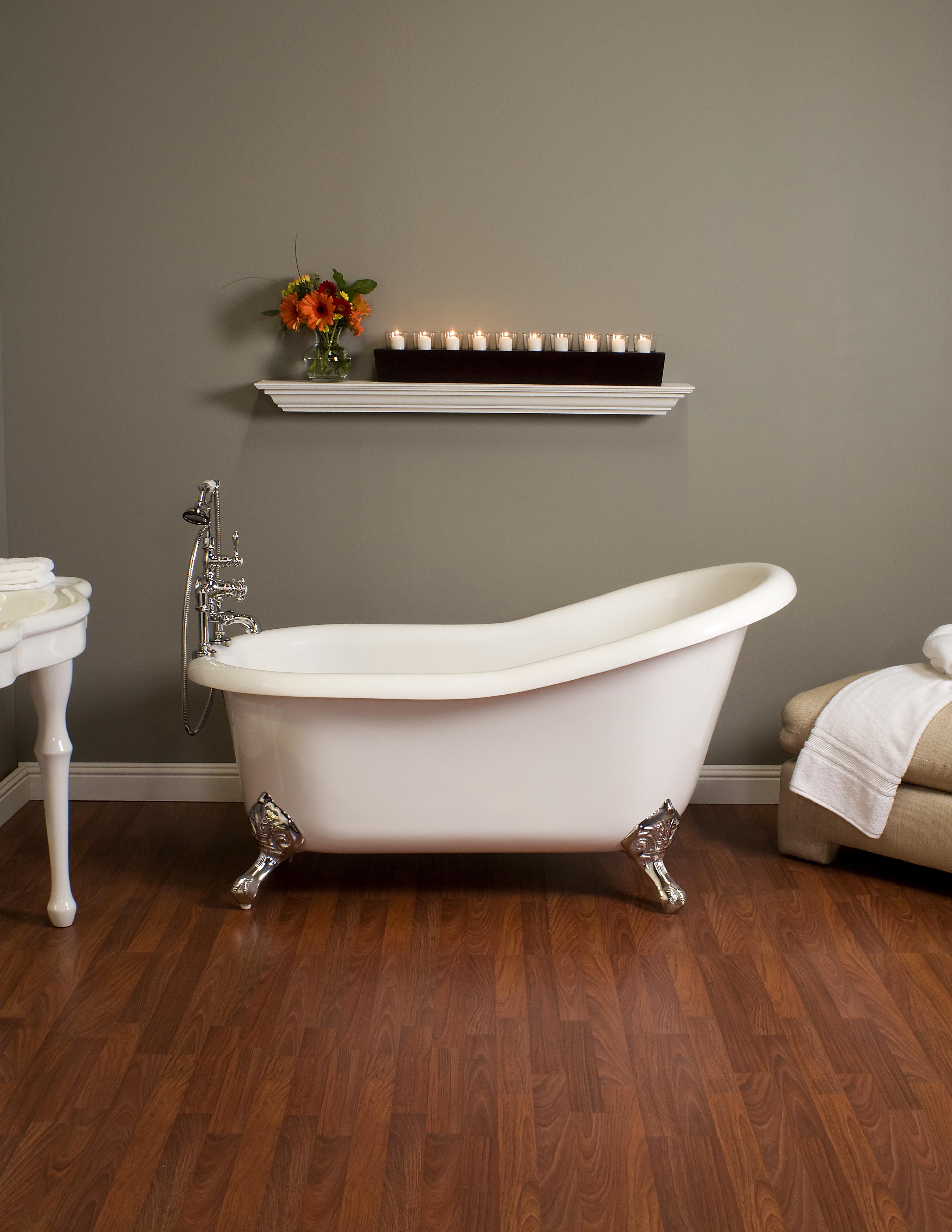 The Huron 5' Single Slipper Clawfoot Acrylic Tub with 7" Deck Mount Faucet Holes P0956 | Strom Living