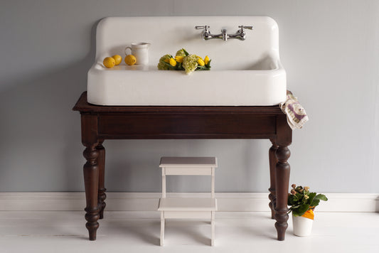 The Whitney Farmhouse Sink with Backsplash