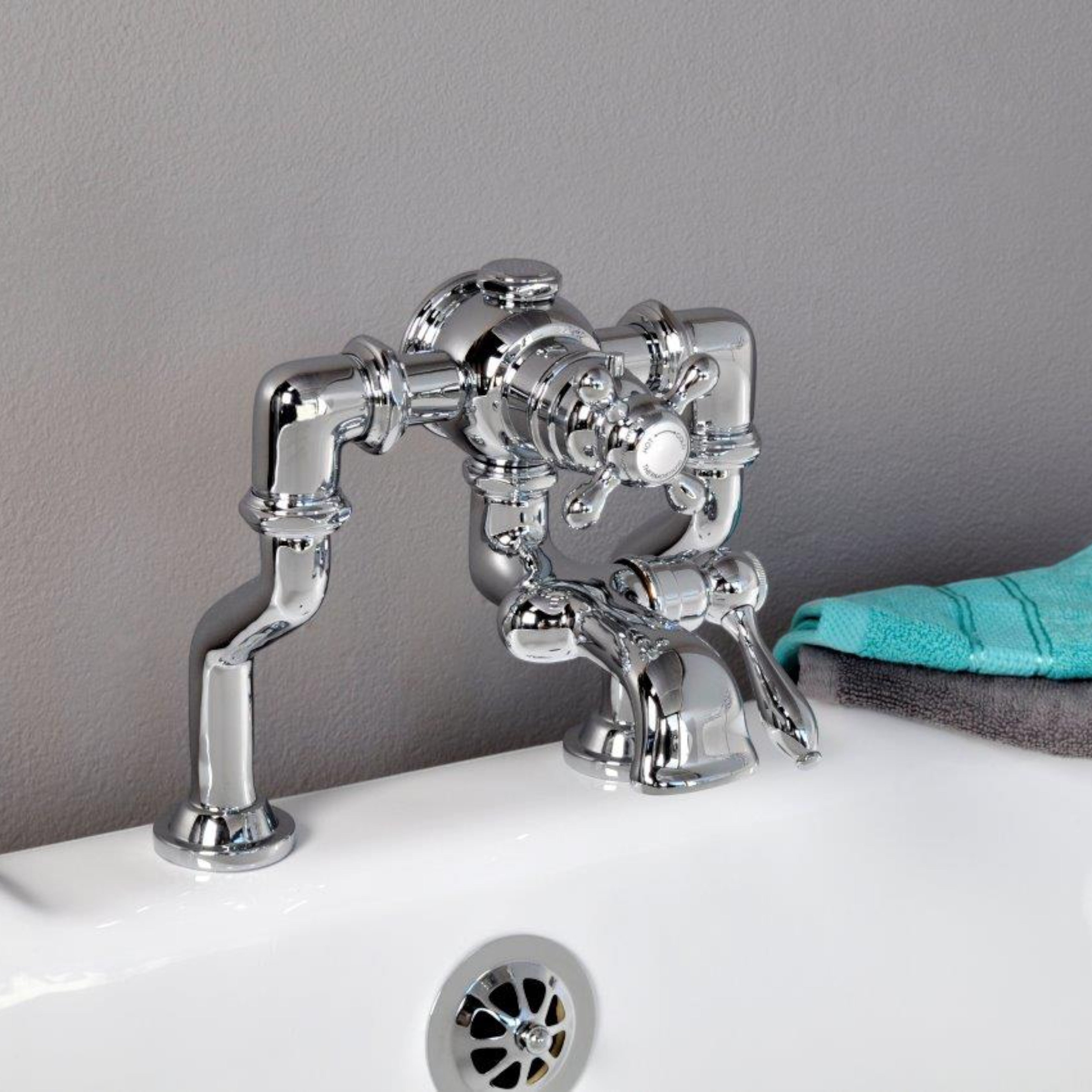 Thermostatic Deck Mount Tub Faucet with Variable centers P1132 | Strom Living
